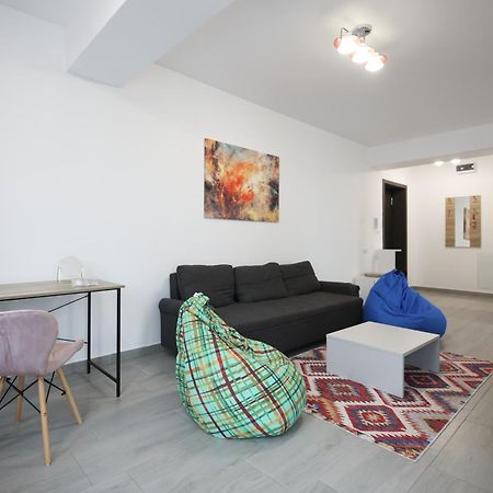 Vitan Central Oasis ---Free Secured Private Parking---Self Check-In-- Bucharest Exterior photo
