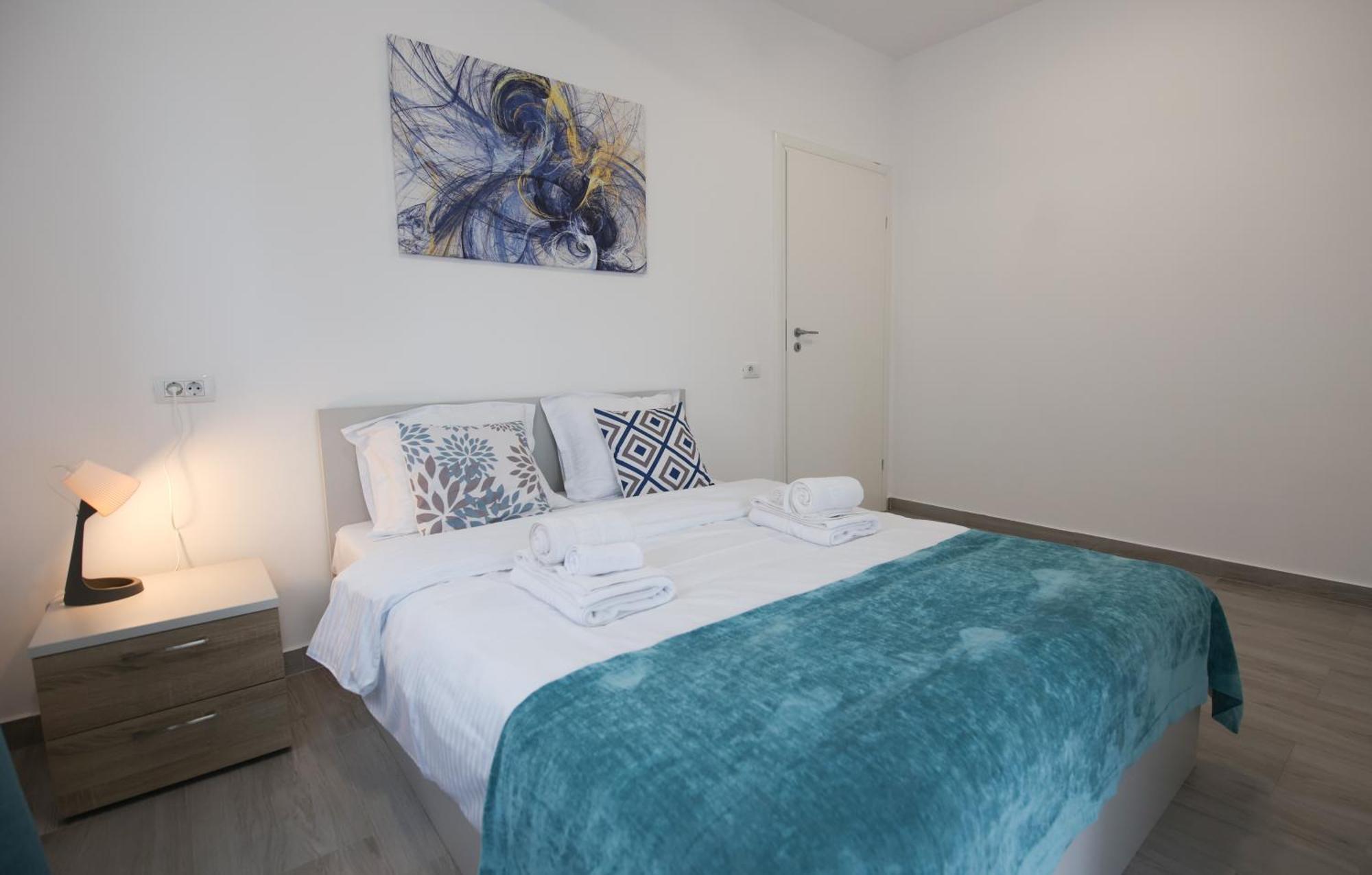 Vitan Central Oasis ---Free Secured Private Parking---Self Check-In-- Bucharest Exterior photo