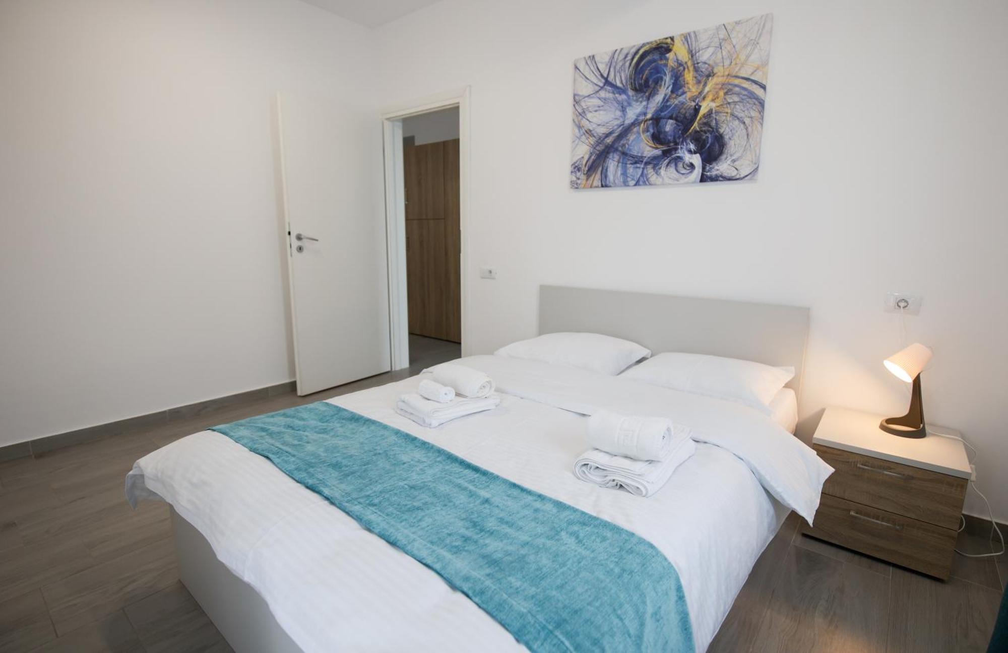 Vitan Central Oasis ---Free Secured Private Parking---Self Check-In-- Bucharest Room photo
