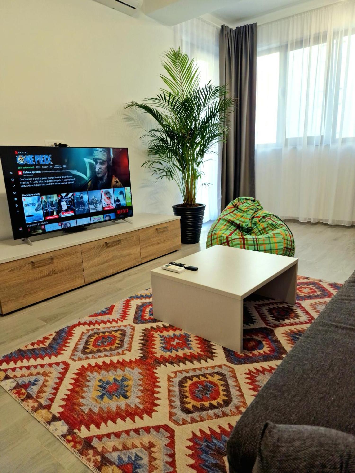 Vitan Central Oasis ---Free Secured Private Parking---Self Check-In-- Bucharest Room photo
